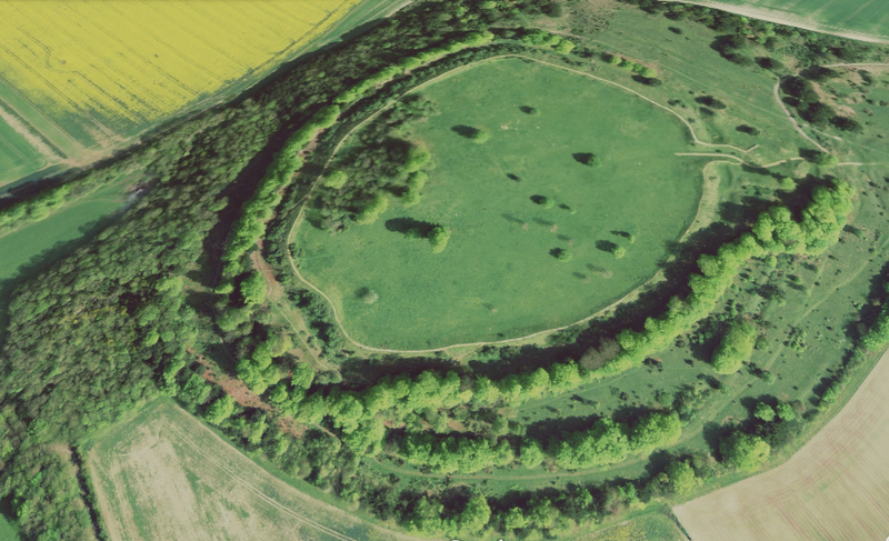 Illustration for article titled Stunning Aerial Images of Hill Forts from Britain's Iron Age
